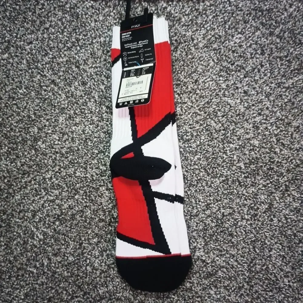 Pyvot crew socks